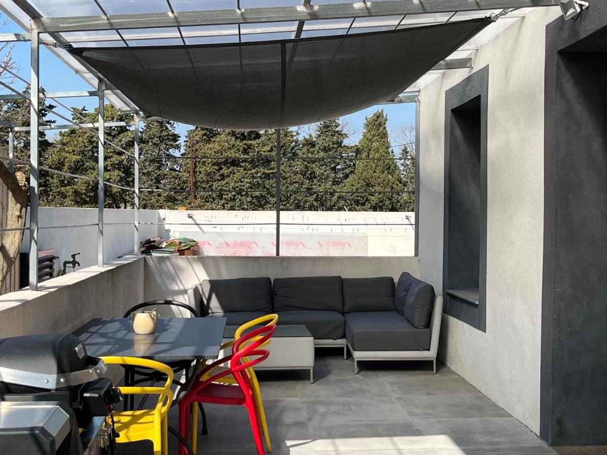 Aux 3 Domaines T2 Avec Terrasse Apartment Hyeres Luaran gambar