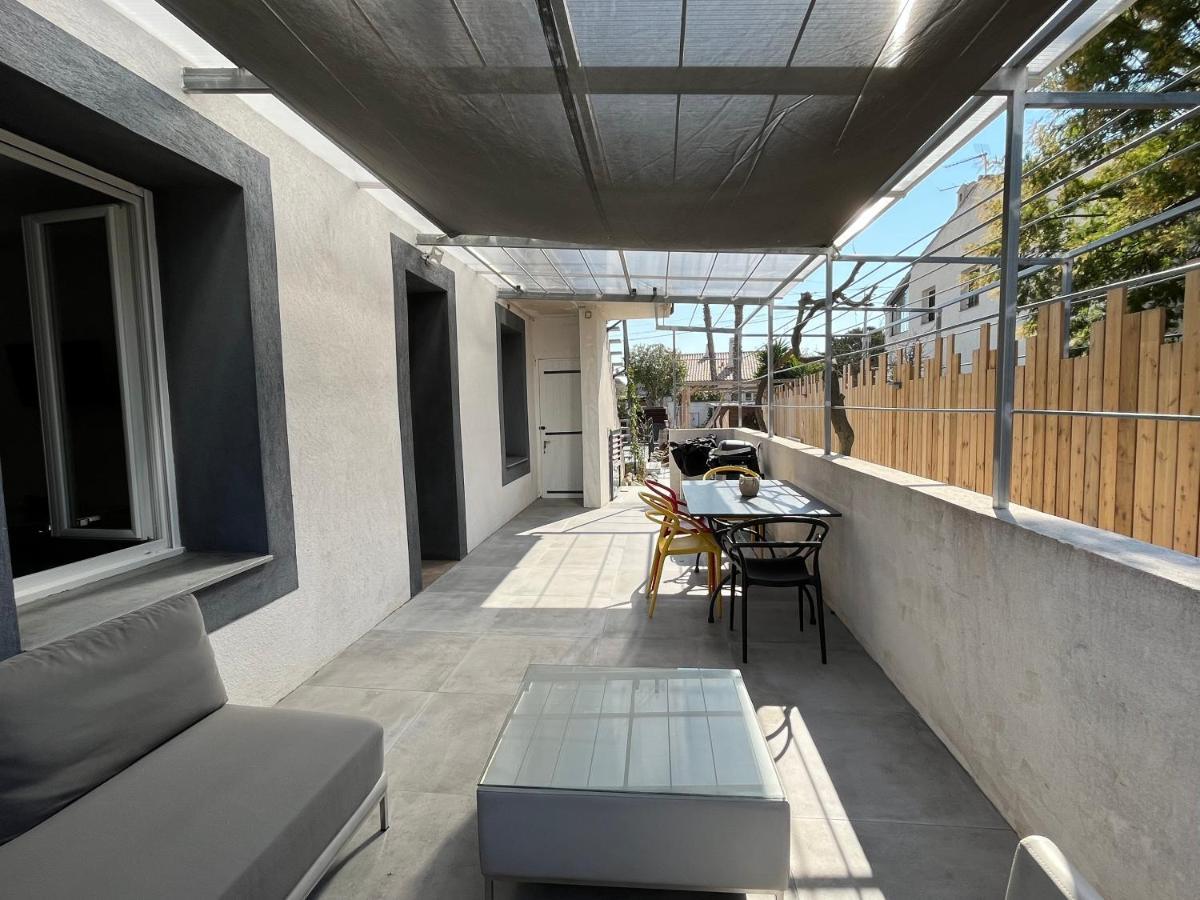 Aux 3 Domaines T2 Avec Terrasse Apartment Hyeres Luaran gambar