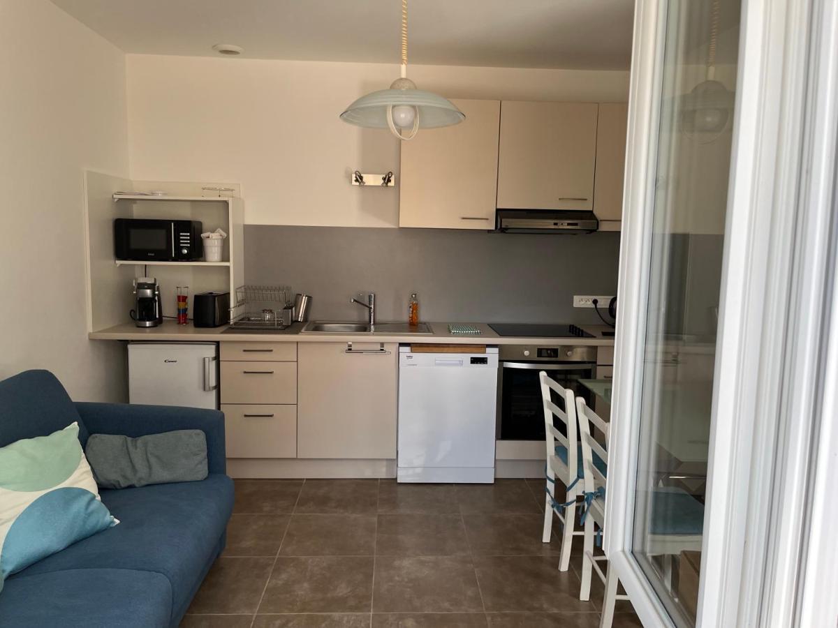Aux 3 Domaines T2 Avec Terrasse Apartment Hyeres Luaran gambar